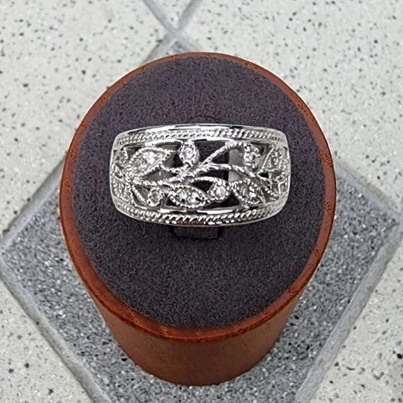 RSC Silver Filigree Vine Floral Crystal Openwork Band Dome Ring - Picture 3 of 10
